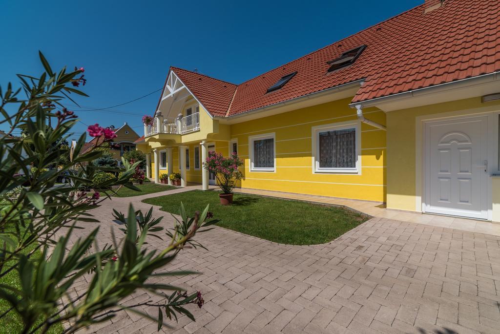 Topaz Apartmanhazak Balatongyörök エクステリア 写真
